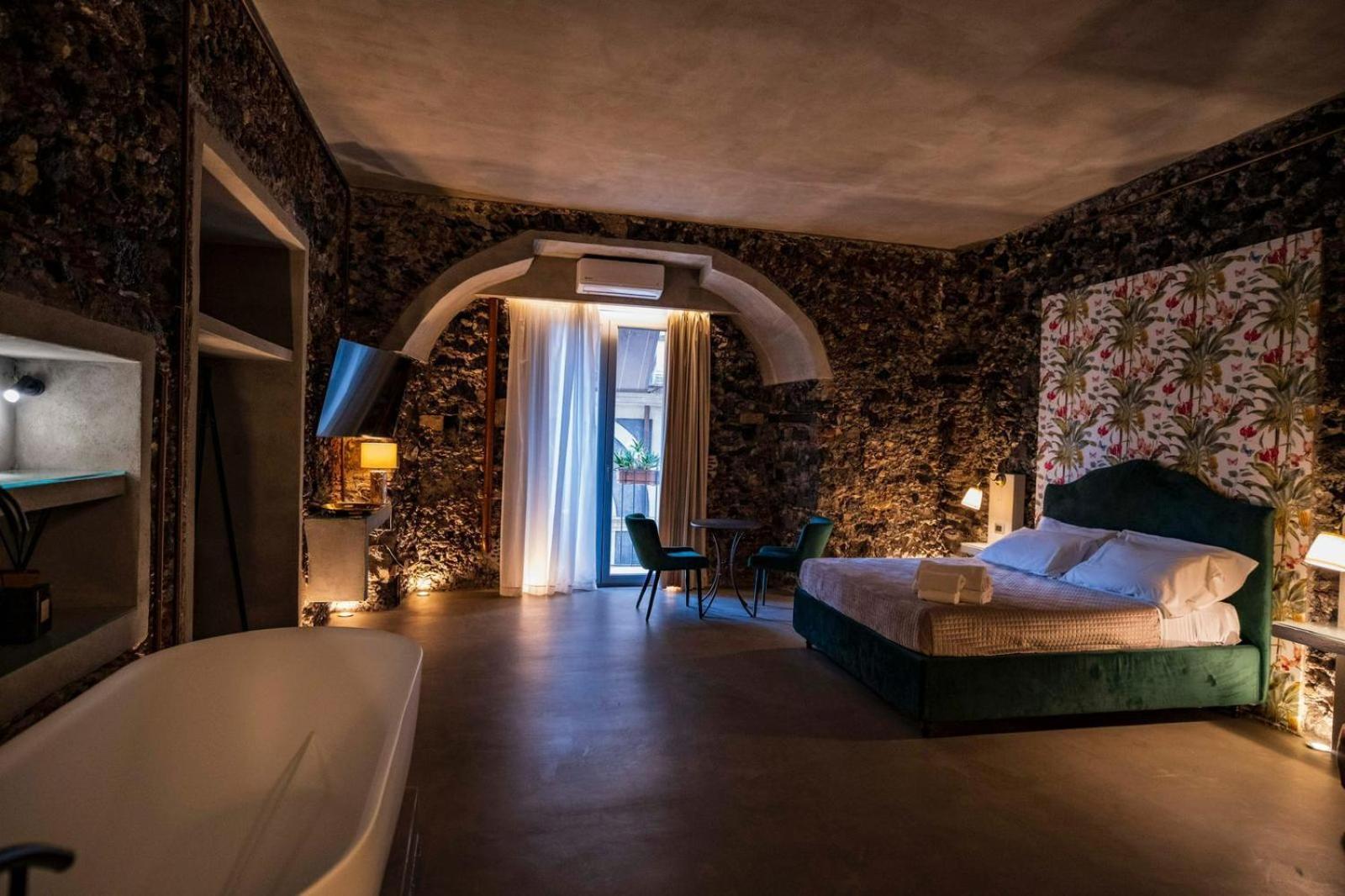 Charme Catania Central Suites Bagian luar foto