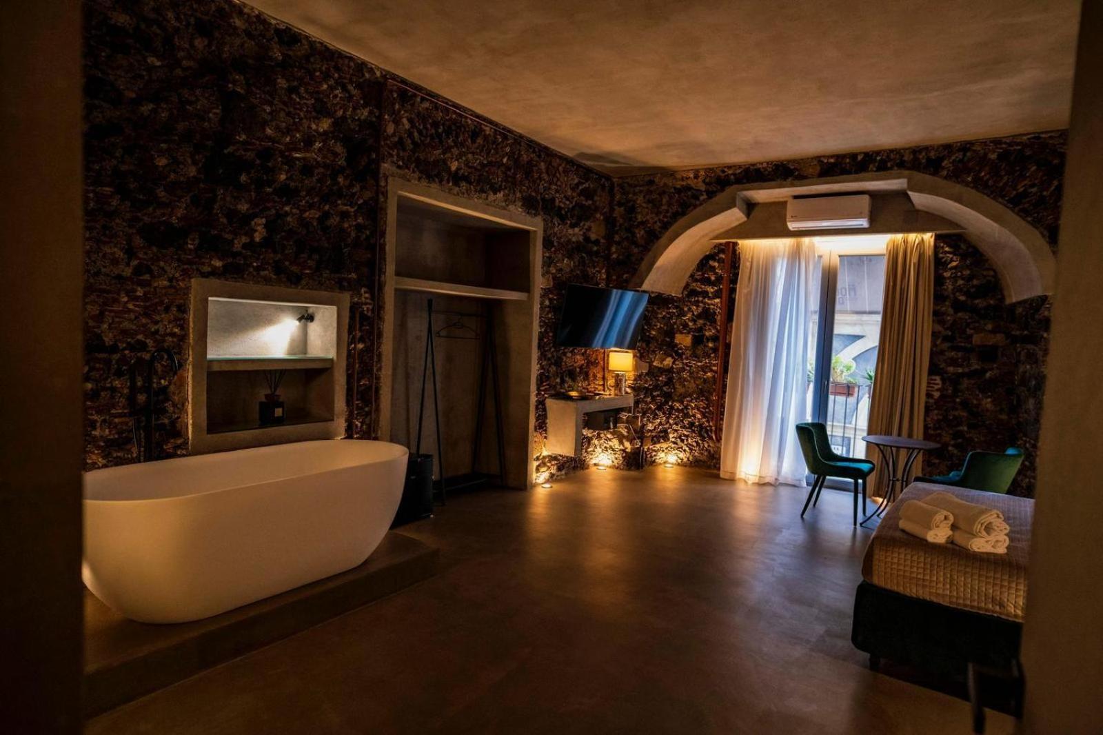 Charme Catania Central Suites Bagian luar foto
