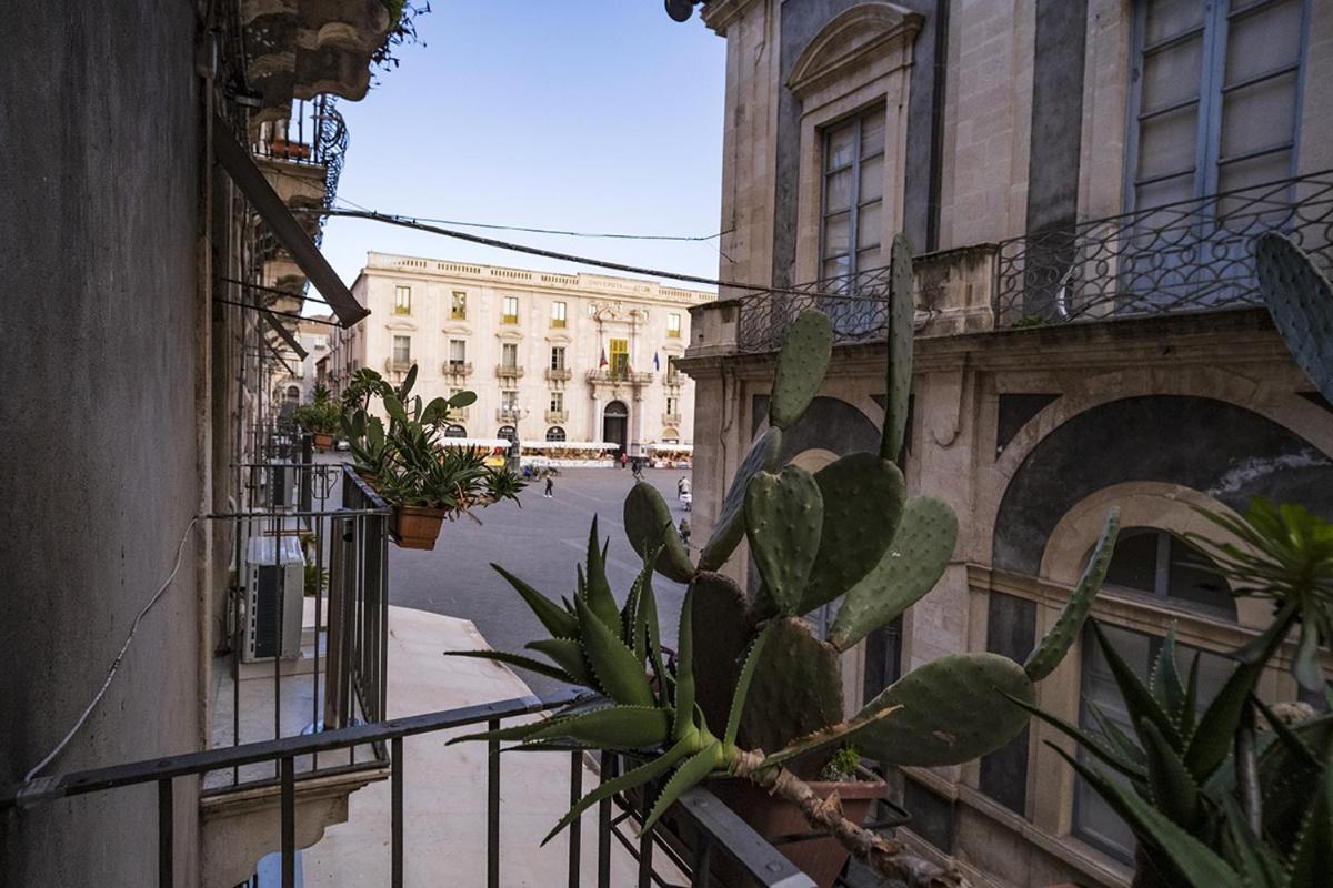 Charme Catania Central Suites Bagian luar foto