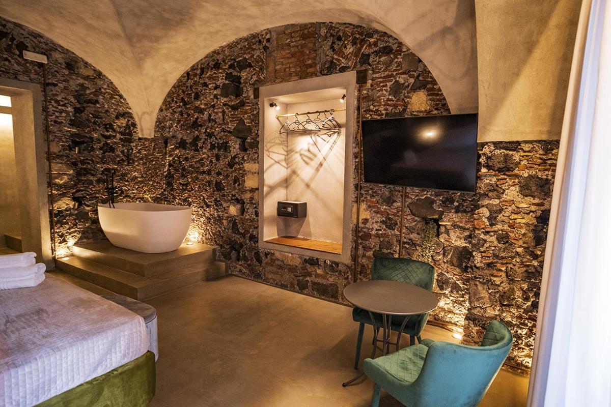 Charme Catania Central Suites Bagian luar foto
