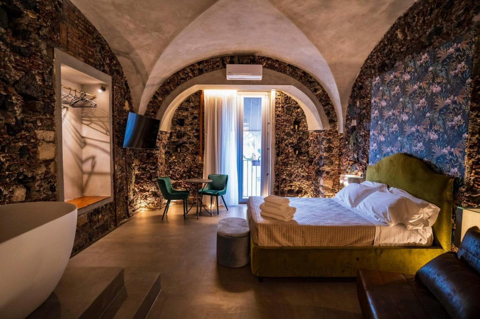 Charme Catania Central Suites Bagian luar foto