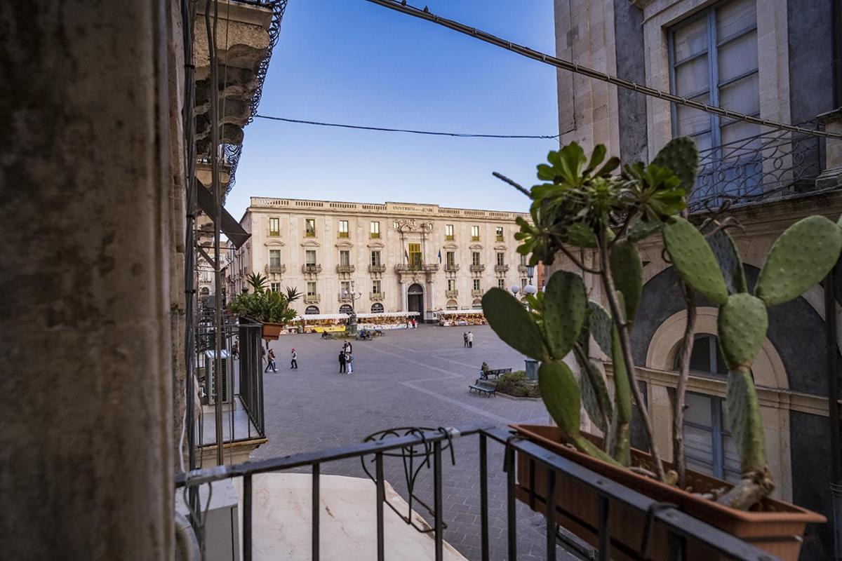 Charme Catania Central Suites Bagian luar foto