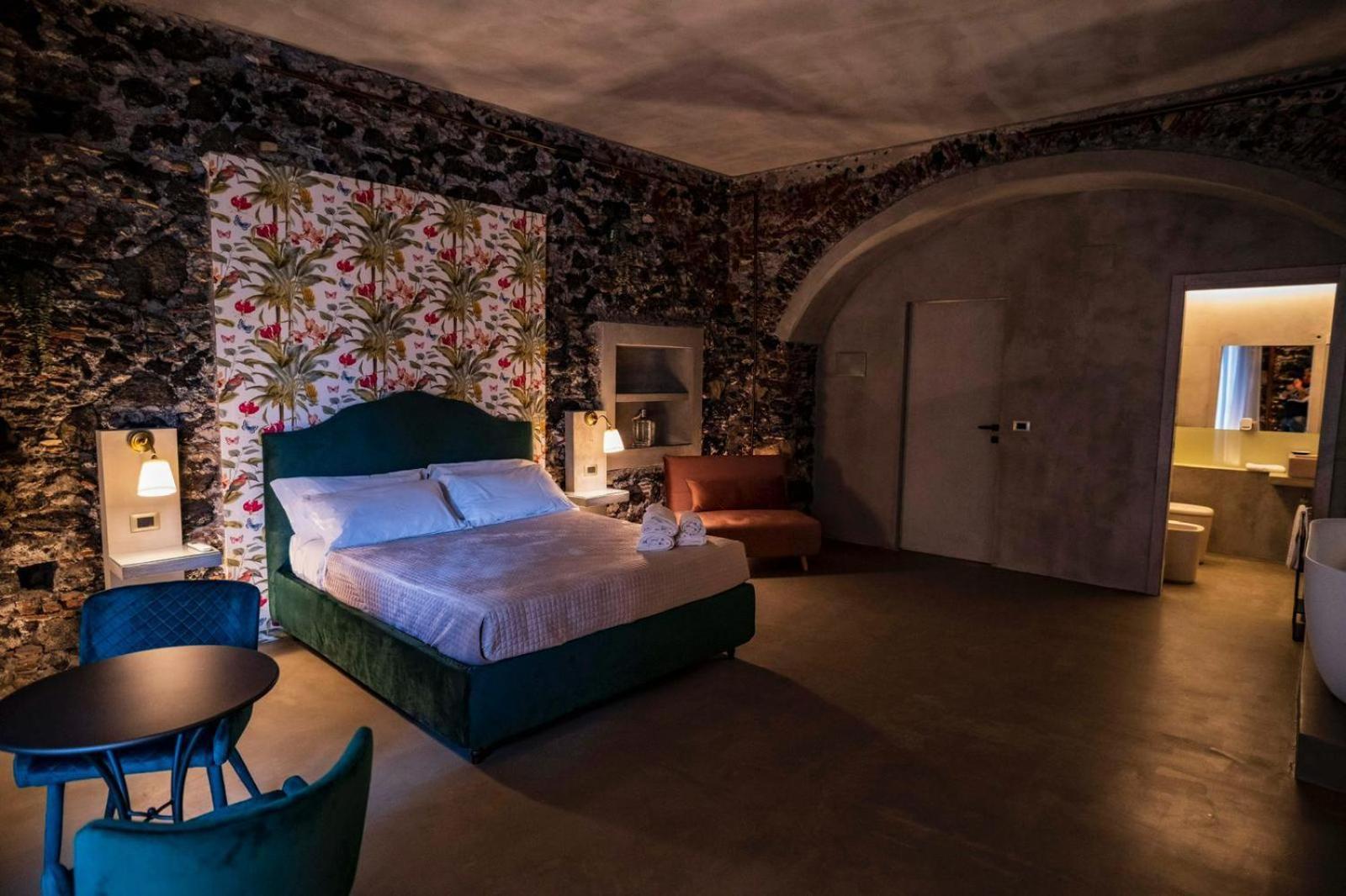 Charme Catania Central Suites Bagian luar foto
