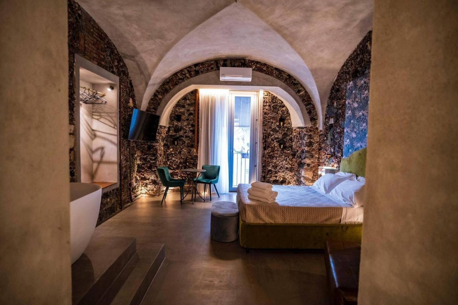 Charme Catania Central Suites Bagian luar foto